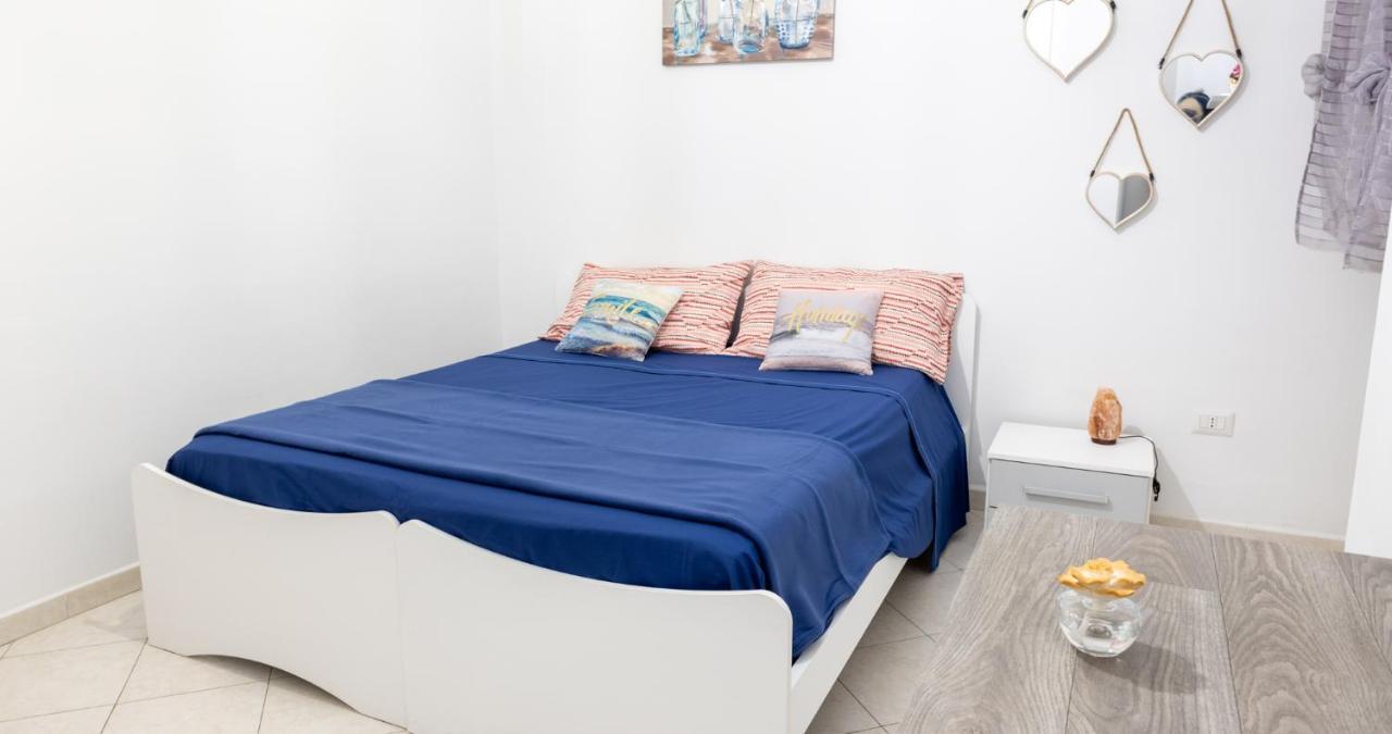 Decumani Apartments - Nel Cuore Di Napoli Luaran gambar