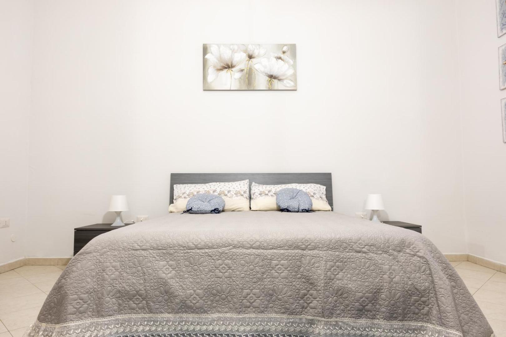 Decumani Apartments - Nel Cuore Di Napoli Luaran gambar